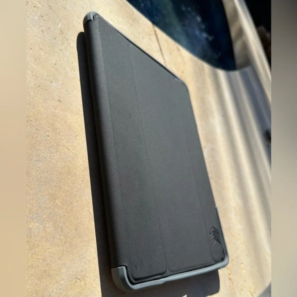 STM Dux Plus Duo 10.2